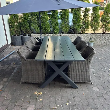 Deutsches Haus - *